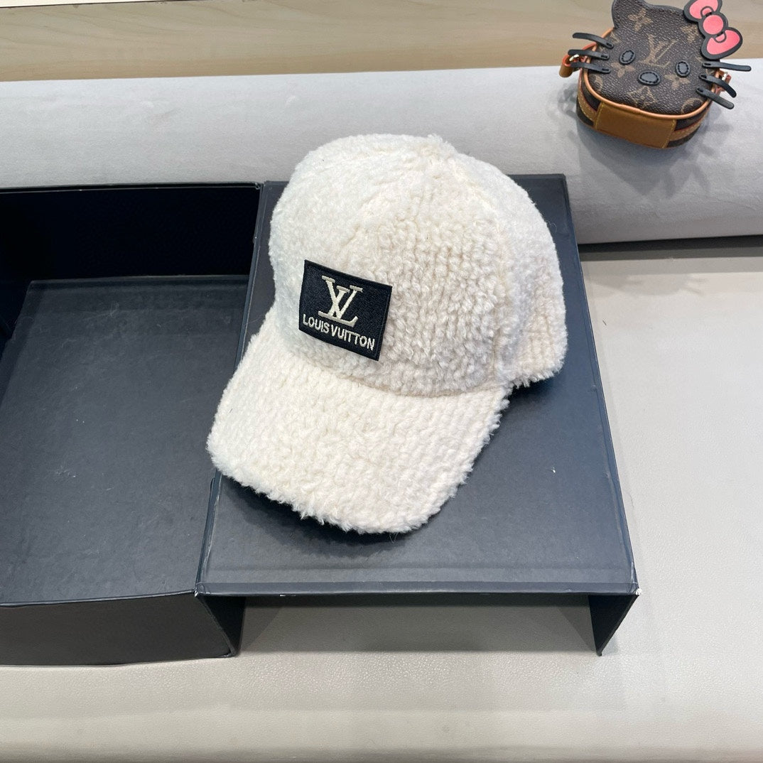CASQUETTE DE BASEBALL EN LAINE BLANCHE 421243 