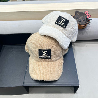 CASQUETTE DE BASEBALL EN LAINE BLANCHE 421243 
