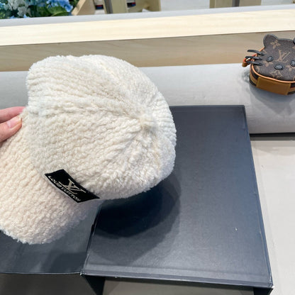 CASQUETTE DE BASEBALL EN LAINE BLANCHE 421243 