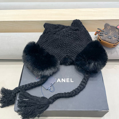 BONNET EN LAINE NOIRE AVEC OREILLES DE CHAT JAPONAIS 421256 