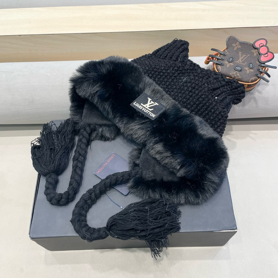 BONNET EN LAINE NOIRE AVEC OREILLES DE CHAT JAPONAIS 421256 