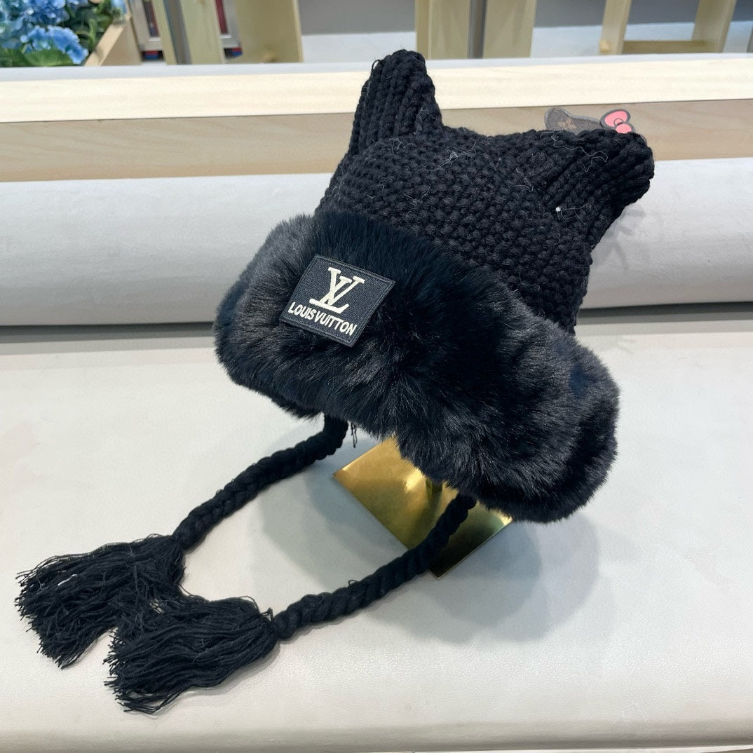 BONNET EN LAINE NOIRE AVEC OREILLES DE CHAT JAPONAIS 421256 