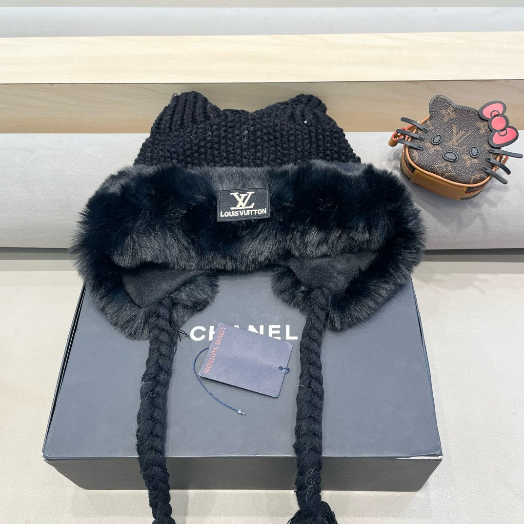 BONNET EN LAINE NOIRE AVEC OREILLES DE CHAT JAPONAIS 421256 