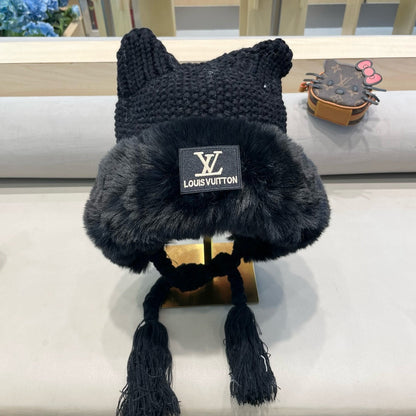 BONNET EN LAINE NOIRE AVEC OREILLES DE CHAT JAPONAIS 421256 