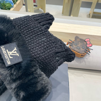 BONNET EN LAINE NOIRE AVEC OREILLES DE CHAT JAPONAIS 421256 