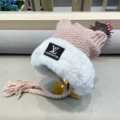 BONNET EN LAINE ROSE CLAIR AVEC OREILLES DE CHAT JAPONAIS 421258