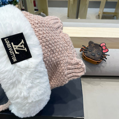 BONNET EN LAINE ROSE CLAIR AVEC OREILLES DE CHAT JAPONAIS 421258