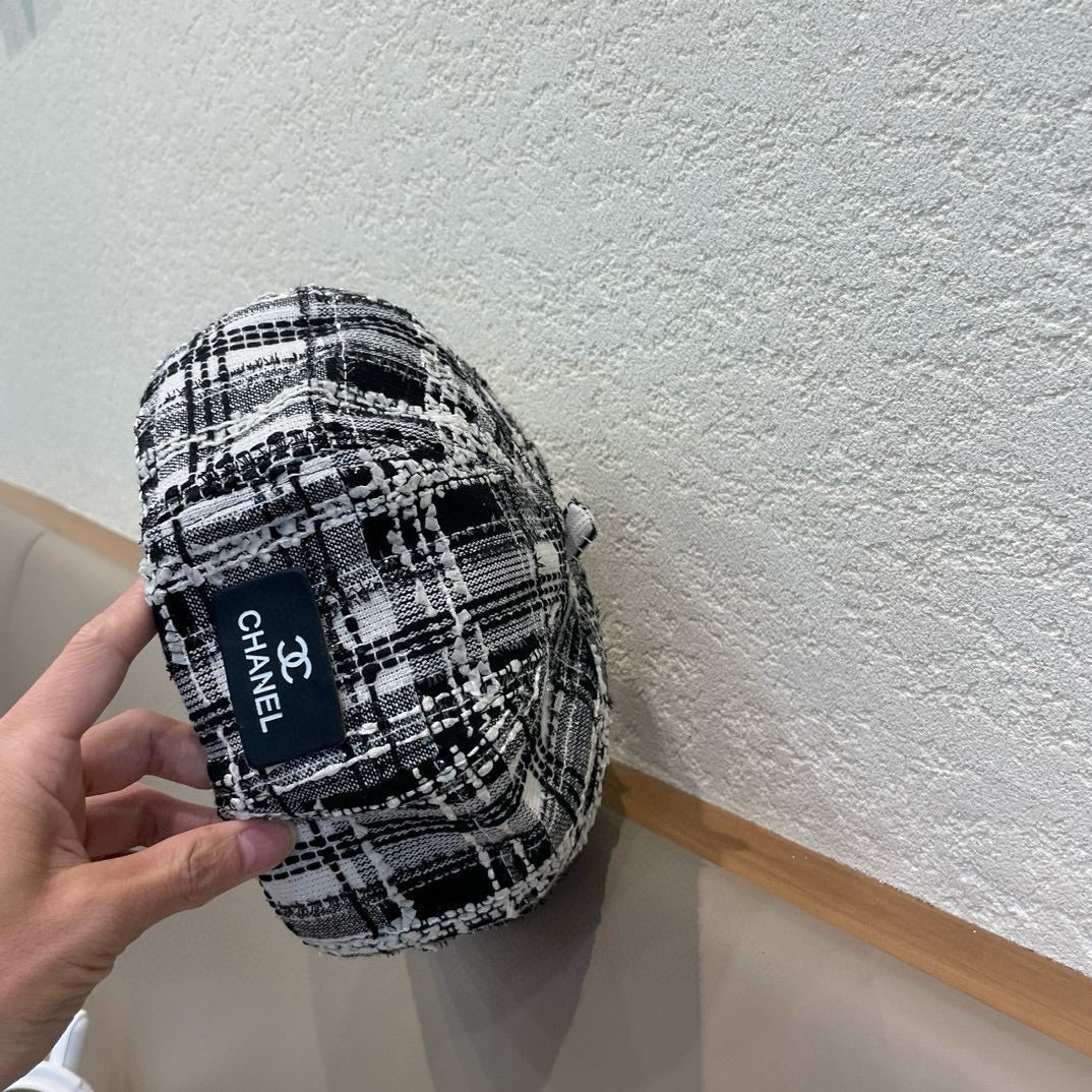 BÉRET EN TWEED DE LAINE NOIR ET BLANC 422552 