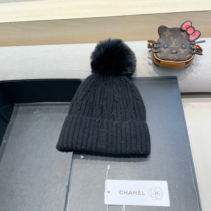 BEANIE HAT IN BLACK WOOL 422174