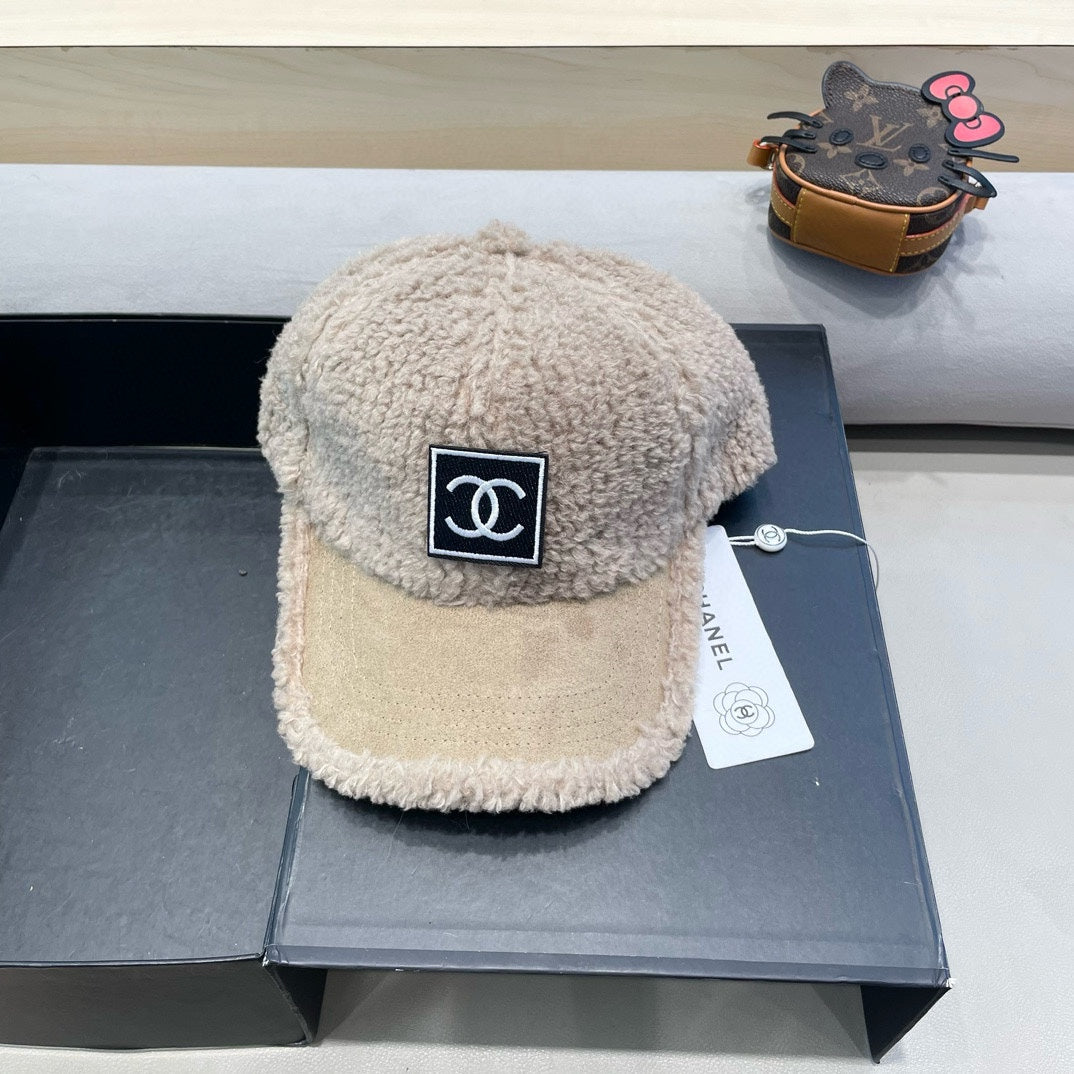 CASQUETTE DE BASEBALL EN PEAU LAINE BEIGE CAMEL 422432 