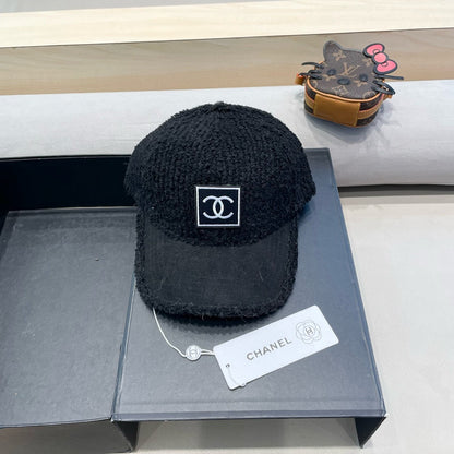 CASQUETTE DE BASEBALL EN PEAU LAINE NOIRE 422433 
