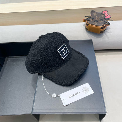 CASQUETTE DE BASEBALL EN PEAU LAINE NOIRE 422433 