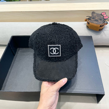 CASQUETTE DE BASEBALL EN PEAU LAINE NOIRE 422433 