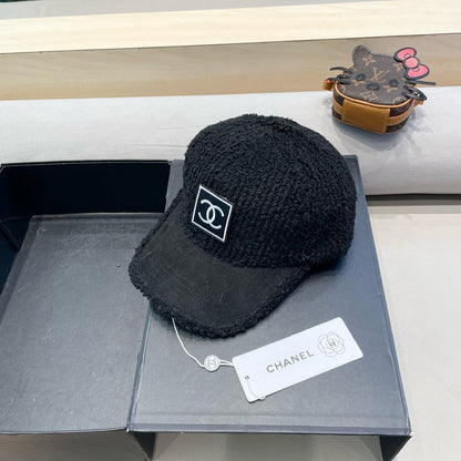 CASQUETTE DE BASEBALL EN PEAU LAINE NOIRE 422433 