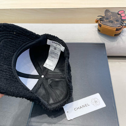 CASQUETTE DE BASEBALL EN PEAU LAINE NOIRE 422433 