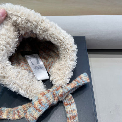 BONNET EN LAINE COLORÉE AVEC DE JOLIES OREILLES D'OURS 422497 
