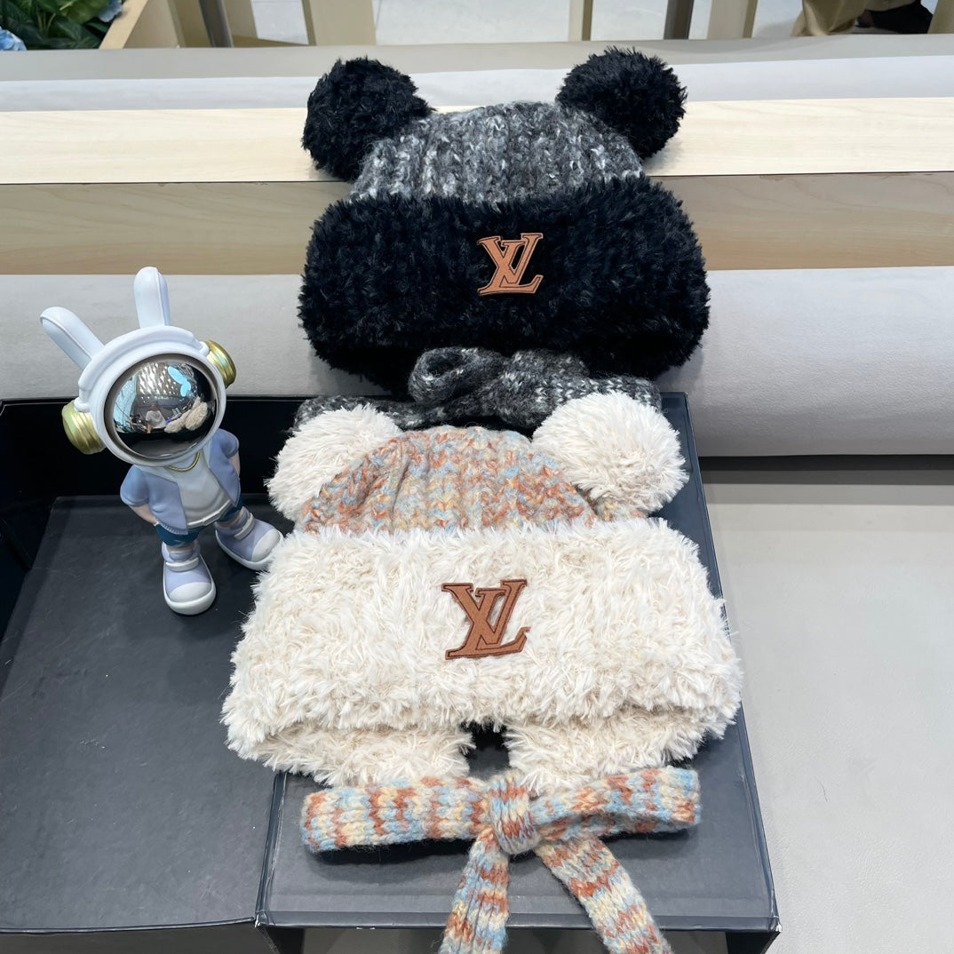 BONNET EN LAINE COLORÉE AVEC DE JOLIES OREILLES D'OURS 422497 