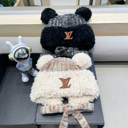 BONNET EN LAINE COLORÉE AVEC DE JOLIES OREILLES D'OURS 422497 