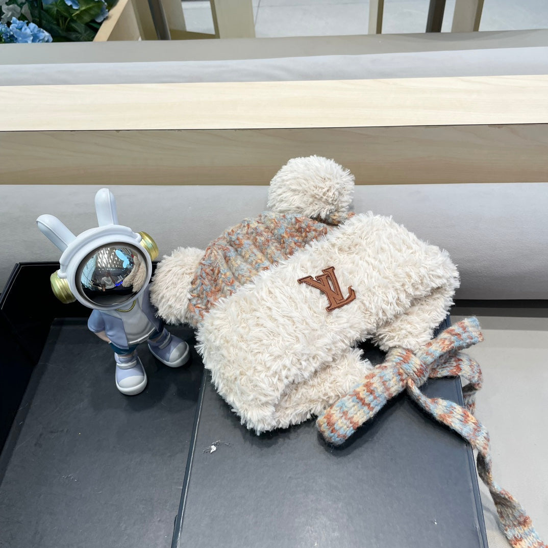 BONNET EN LAINE COLORÉE AVEC DE JOLIES OREILLES D'OURS 422497 
