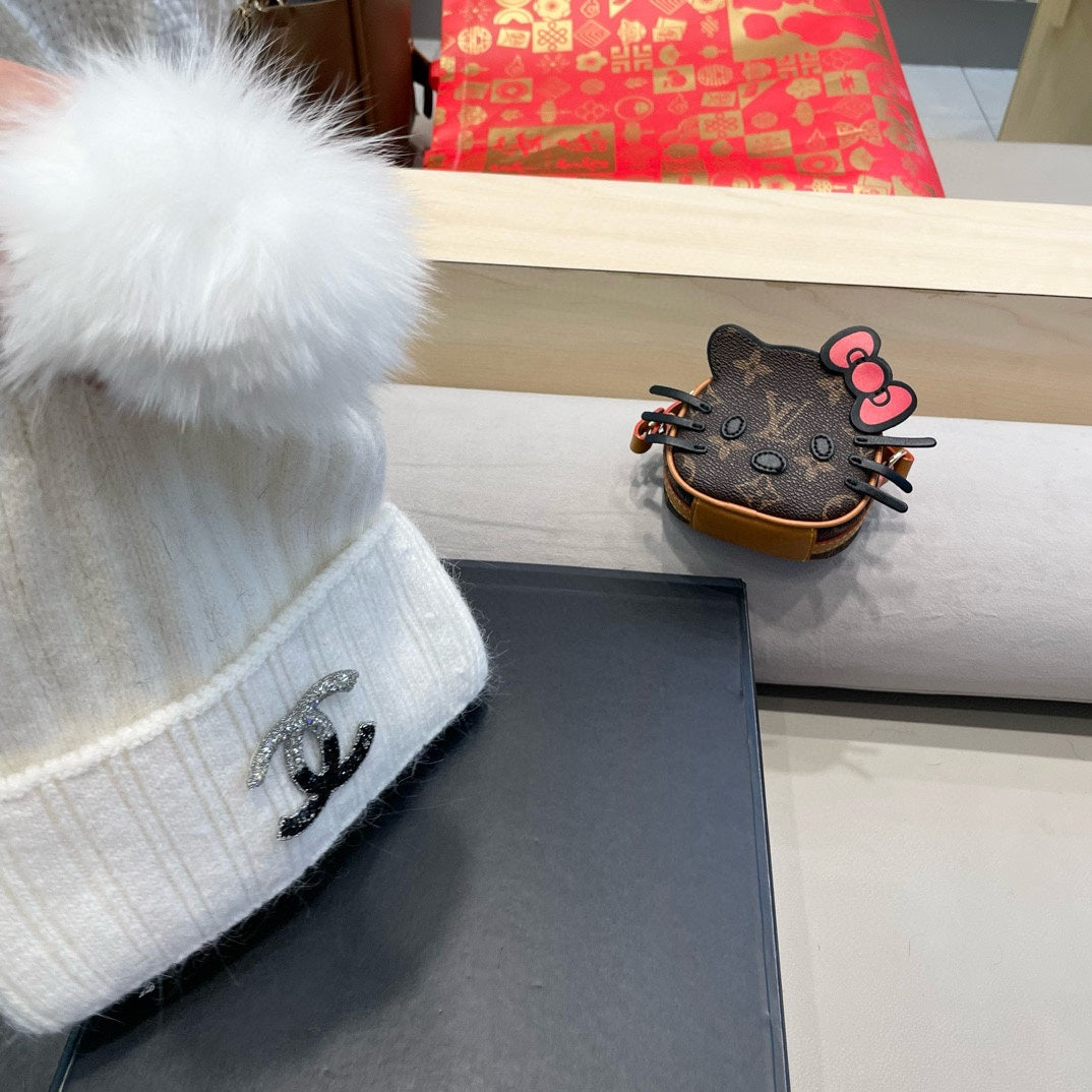 BONNET EN LAINE BLANCHE 426233 