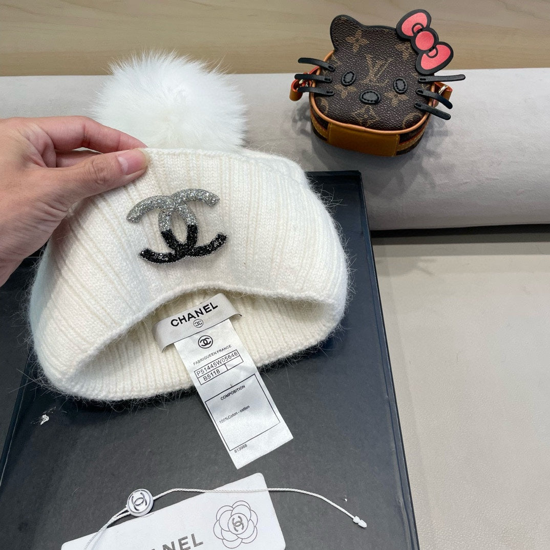 BONNET EN LAINE BLANCHE 426233 