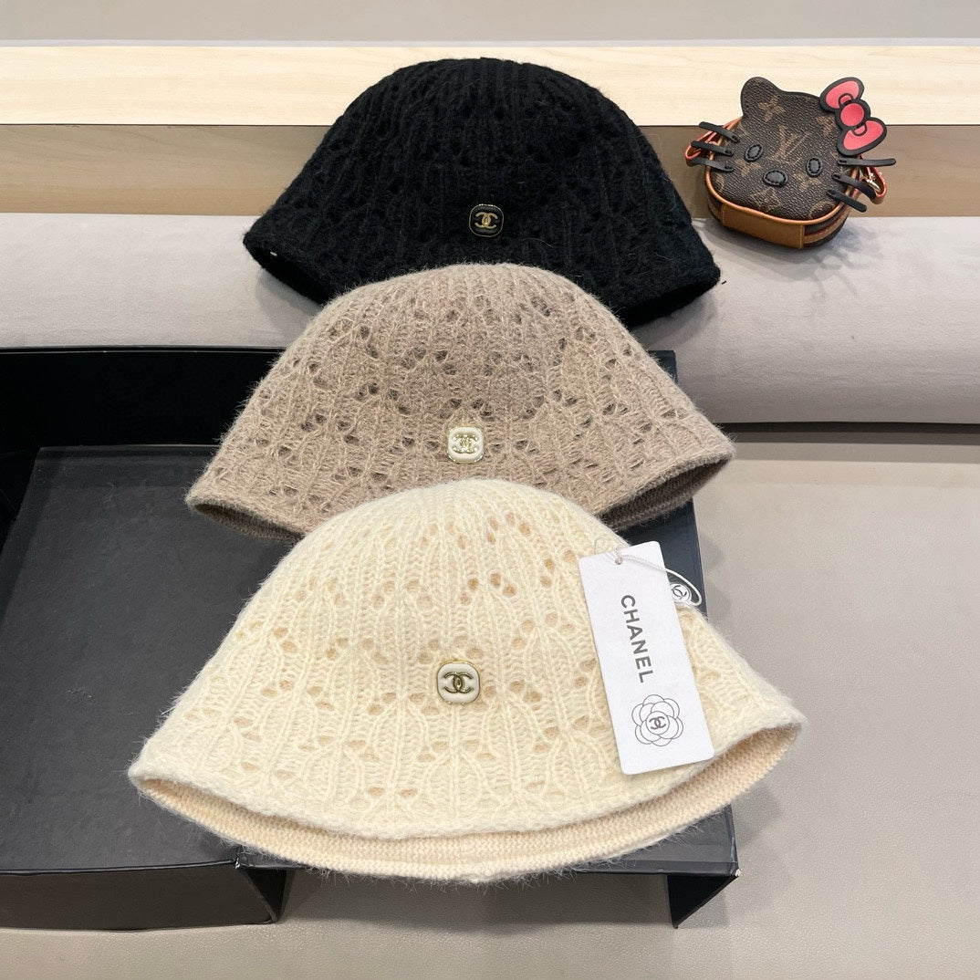 CHAPEAU BOB EN TRICOT BLANC AVEC FOURRURE DE LAPIN 428092 