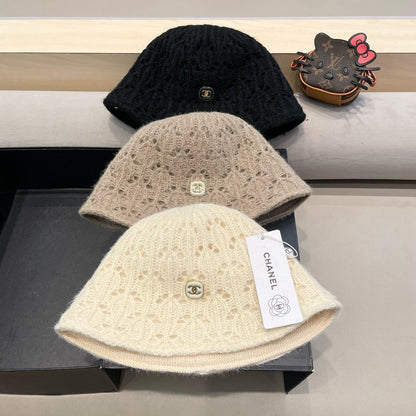 CHAPEAU BOB EN TRICOT BLANC AVEC FOURRURE DE LAPIN 428092 