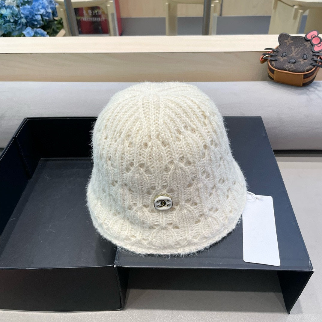 CHAPEAU BOB EN TRICOT BLANC AVEC FOURRURE DE LAPIN 428092 