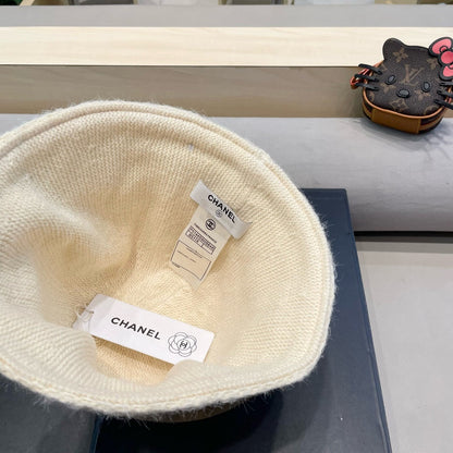 CHAPEAU BOB EN TRICOT BLANC AVEC FOURRURE DE LAPIN 428092 