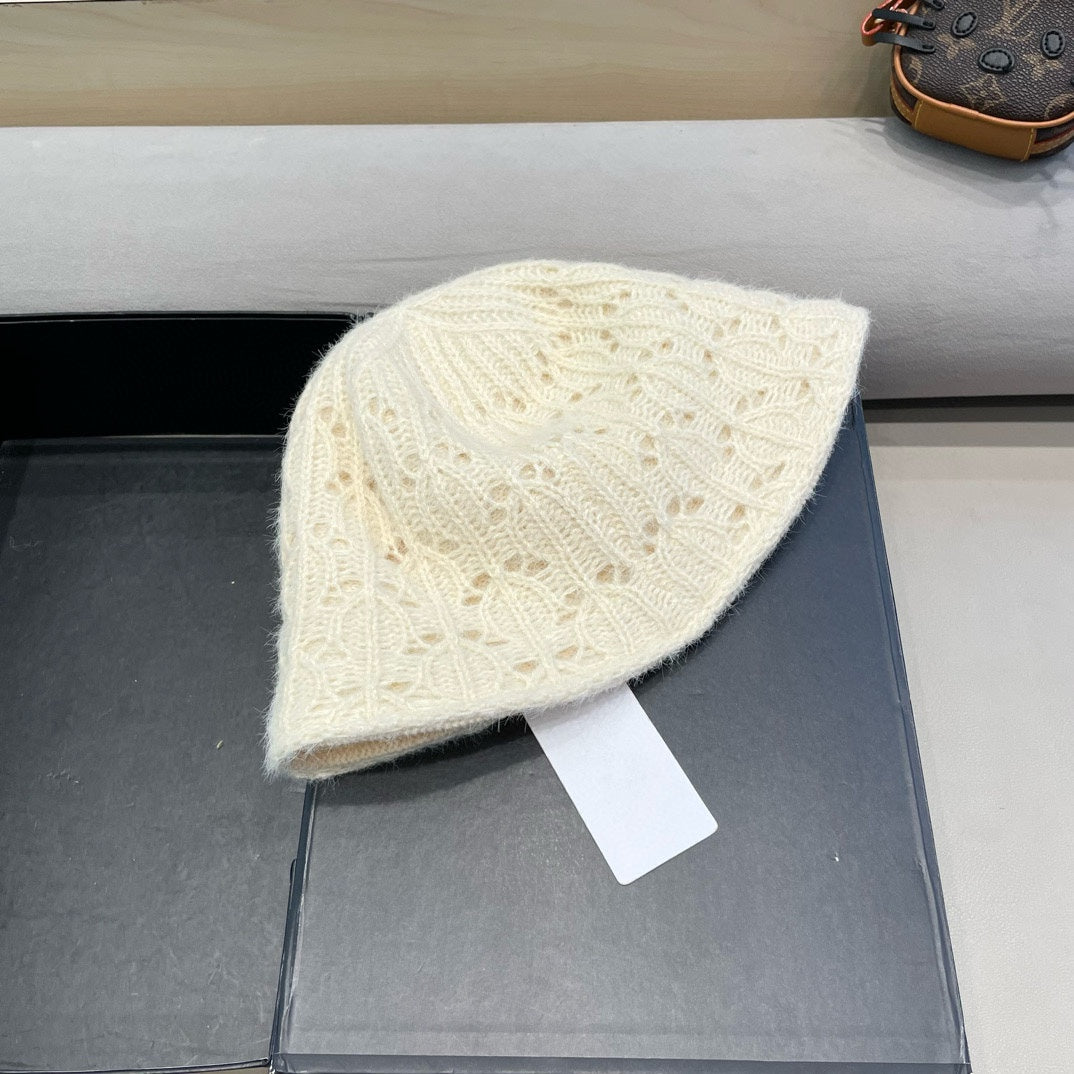 CHAPEAU BOB EN TRICOT BLANC AVEC FOURRURE DE LAPIN 428092 