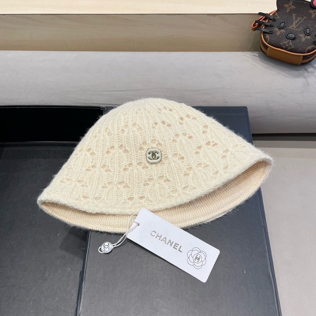 CHAPEAU BOB EN TRICOT BLANC AVEC FOURRURE DE LAPIN 428092 