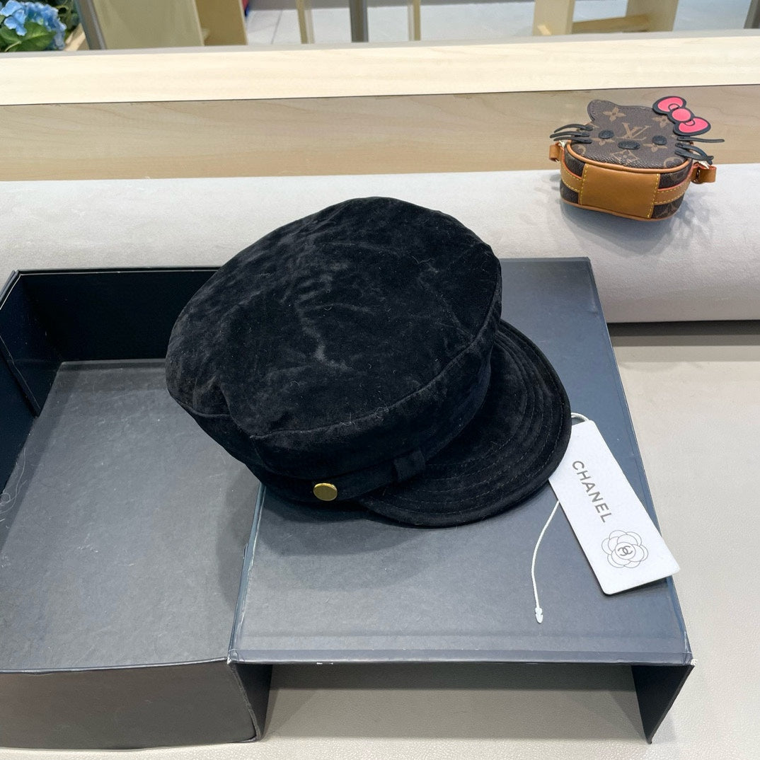 CASQUETTE Gavroche en daim noir 429937