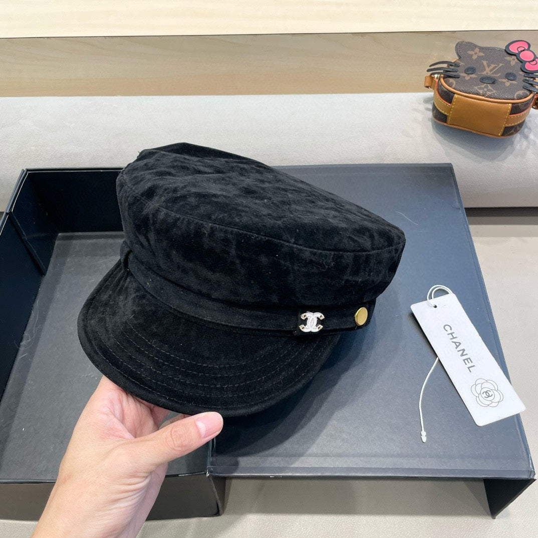 CASQUETTE Gavroche en daim noir 429937