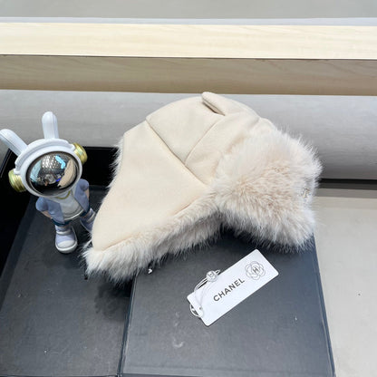 CHAPEAU DE TRAPPEUR EN DAIM BLANC ET FOURRURE D'AGNEAU 429971 