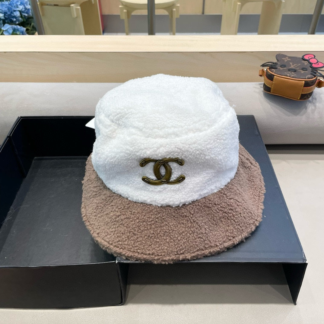 CHAPEAU BOB EN LAINE D'AGNEAU BLANC MIXTE MARRON MOYEN 431622 