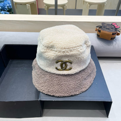 CHAPEAU BOB EN LAINE D'AGNEAU BEIGE MÉLANGÉE MARRON WENGÉ 431623 