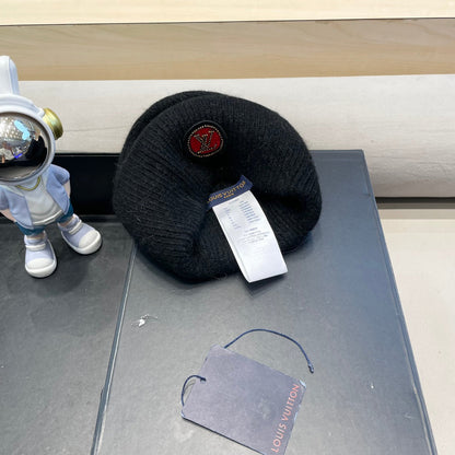 BONNET EN LAINE NOIRE ET FOURRURE DE LAPIN 433473 