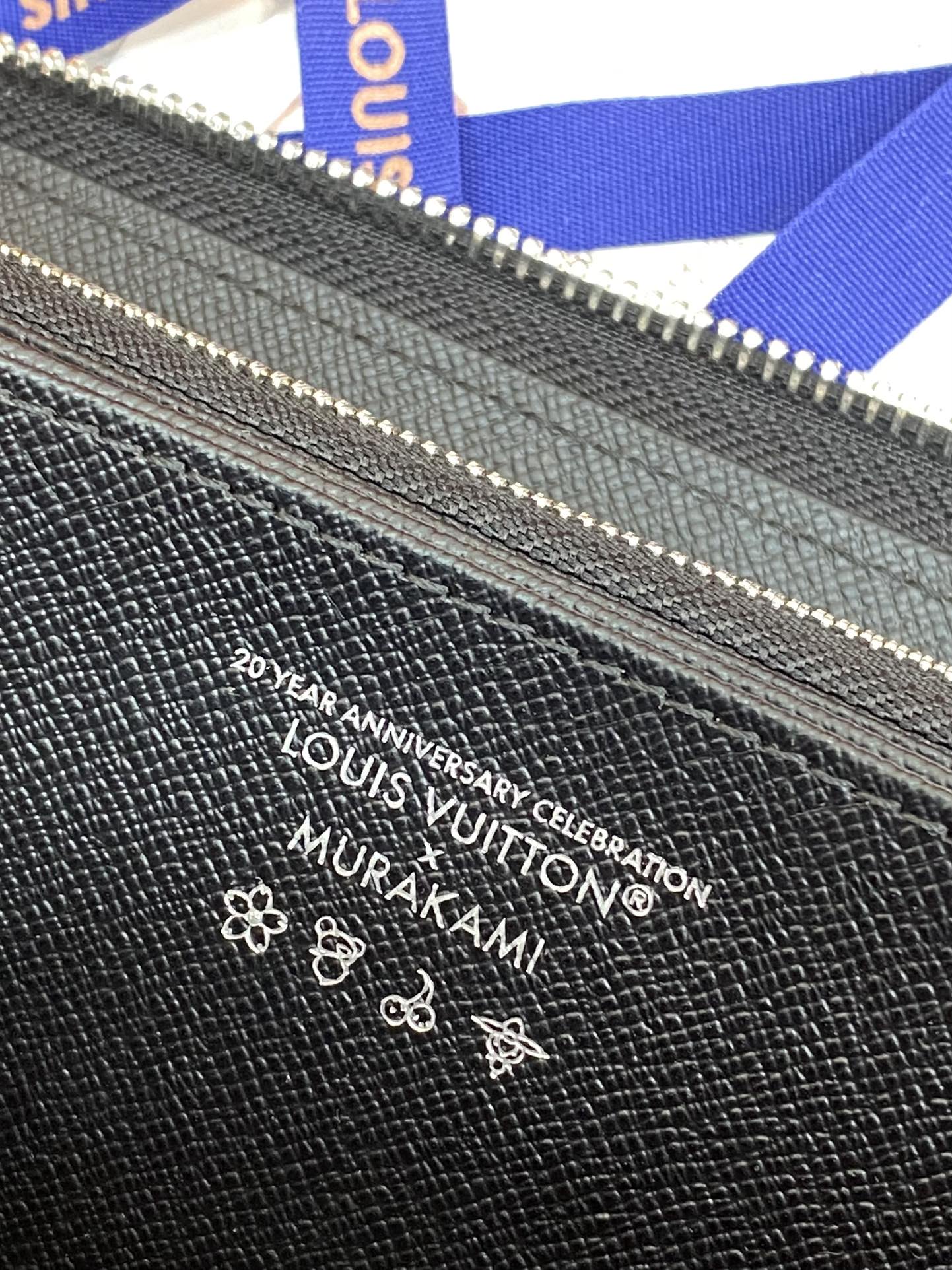 Portefeuille zippé LV x TM en toile monogrammée noire et multicolore