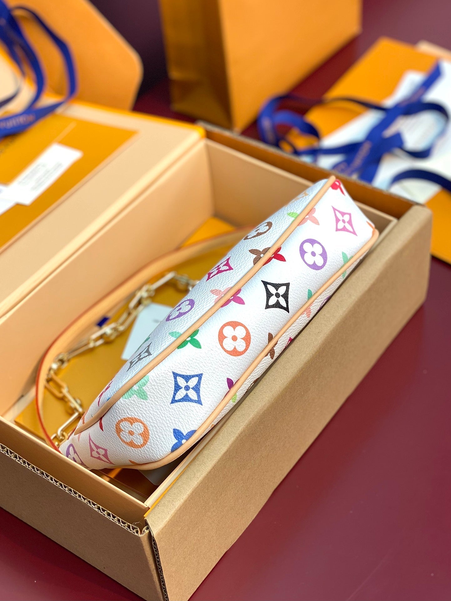 Pochette Accessoires LV x TM 22 cm en toile monogrammée blanche et multicolore