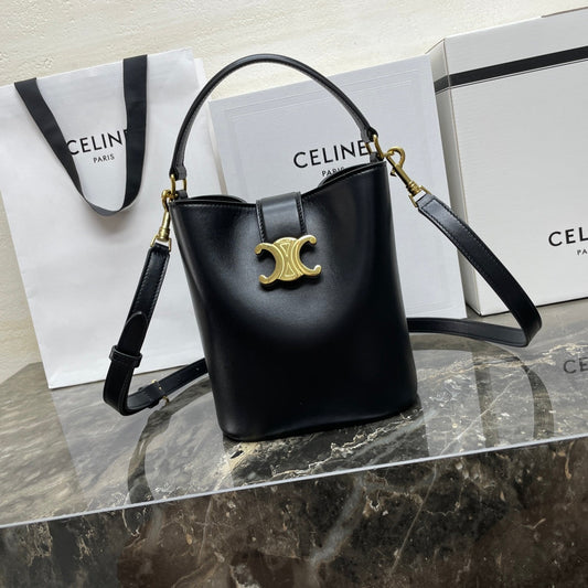 SAC MINI 19 LOUISE EN CUIR DE VEAU LISSE NOIR