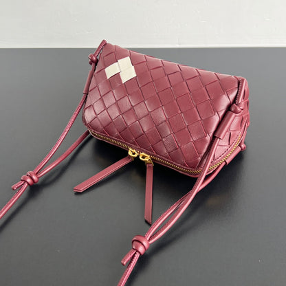 BVコンサートポーチ 18.5cm ダークレッド ラムスキン