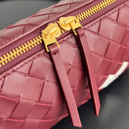 BVコンサートポーチ 18.5cm ダークレッド ラムスキン