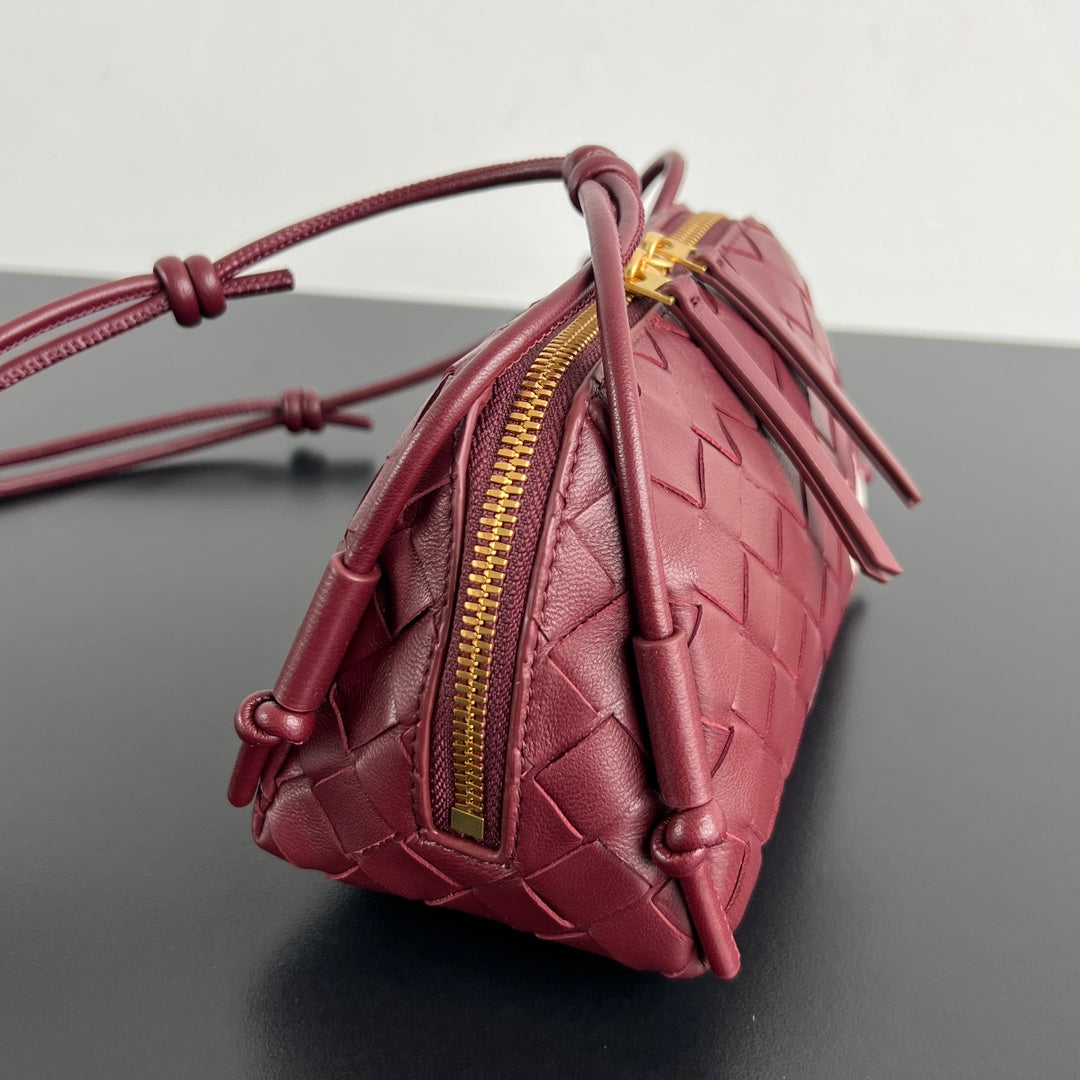BVコンサートポーチ 18.5cm ダークレッド ラムスキン