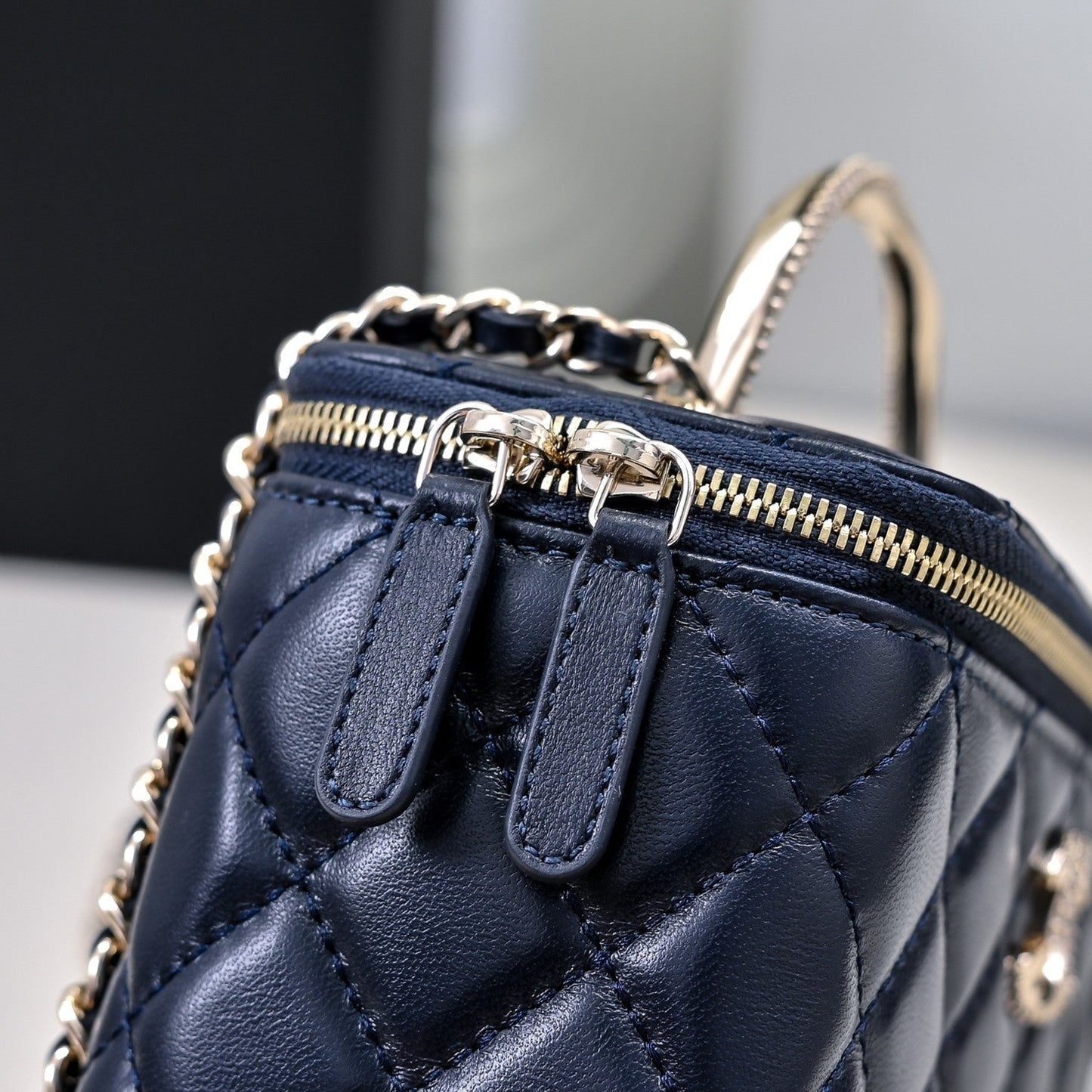 CC 24K バニティトップハンドル 17cm ブルー ラムスキン シルバー金具