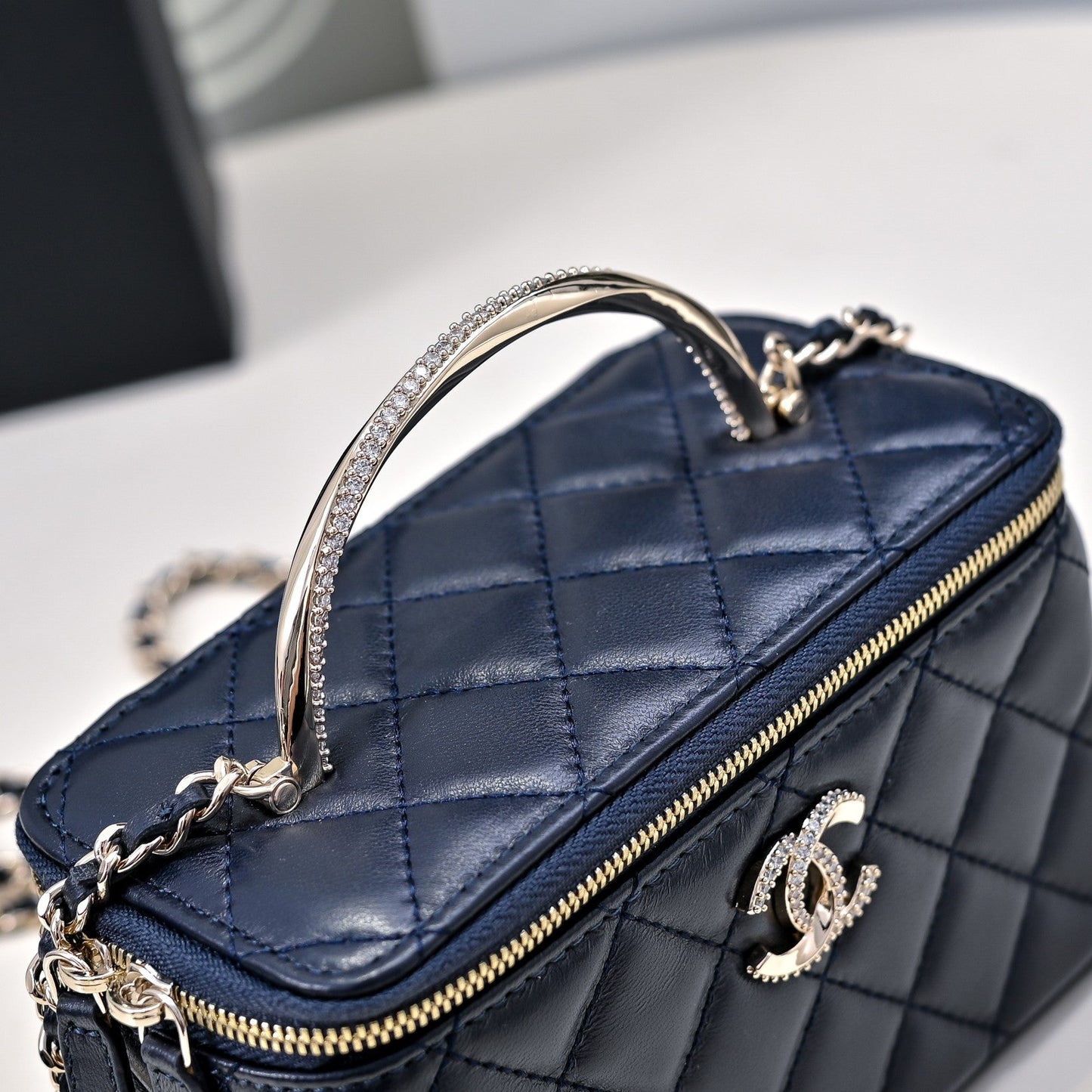 CC 24K バニティトップハンドル 17cm ブルー ラムスキン シルバー金具