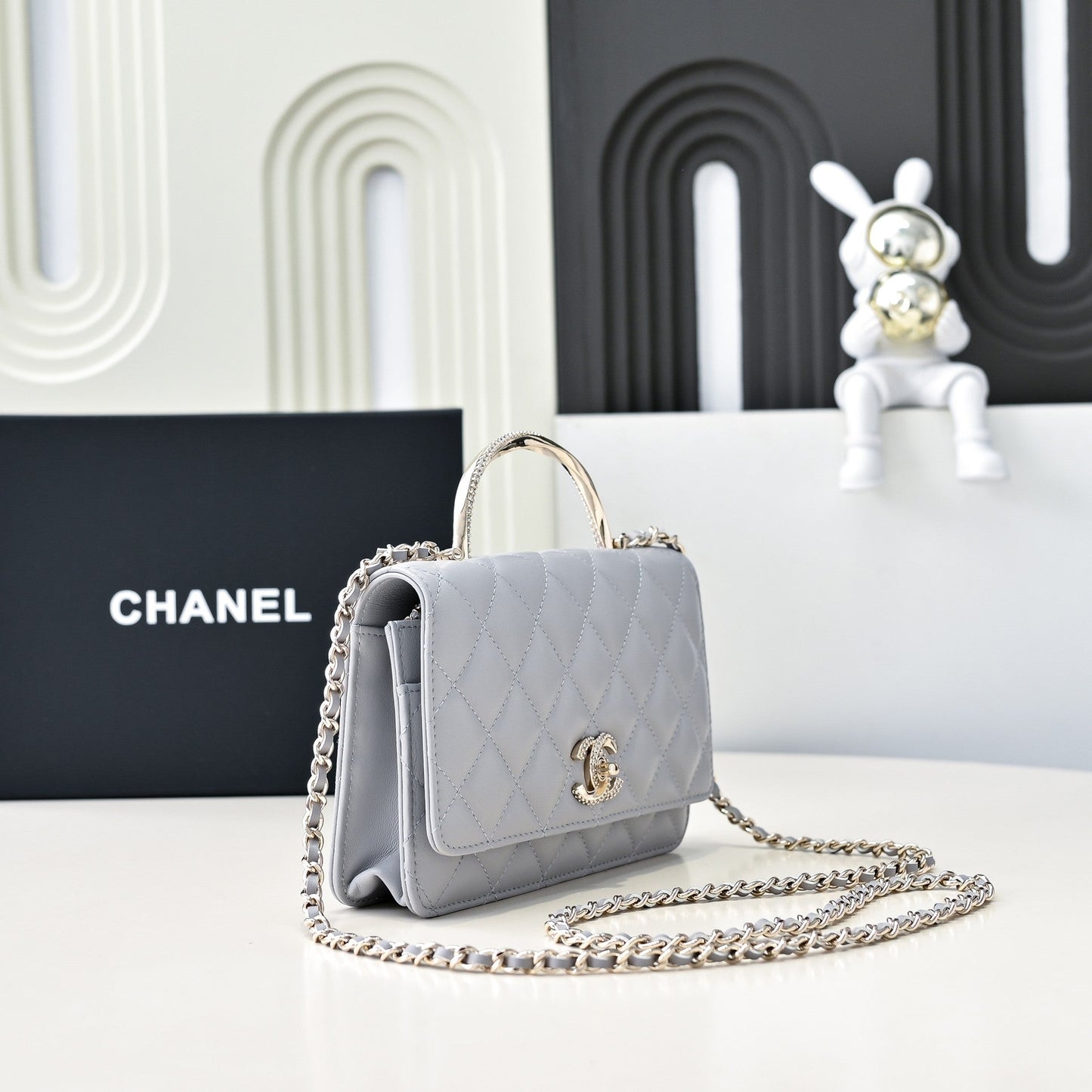 Poignée supérieure CC 24K Woc 19 cm en cuir d'agneau gris clair et quincaillerie or clair