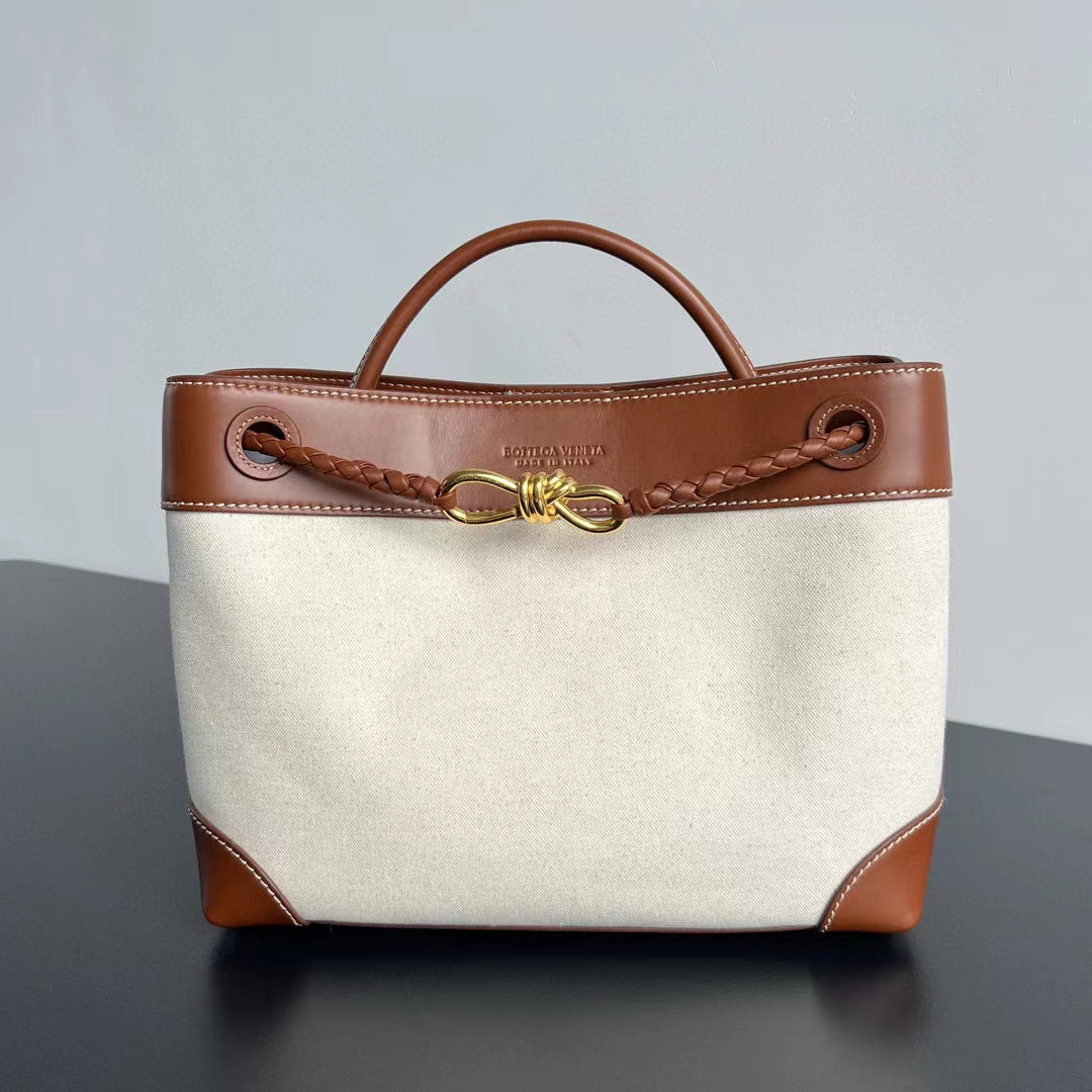BV Medium Andiamo 32 Cuir d'agneau marron Toile blanche 
