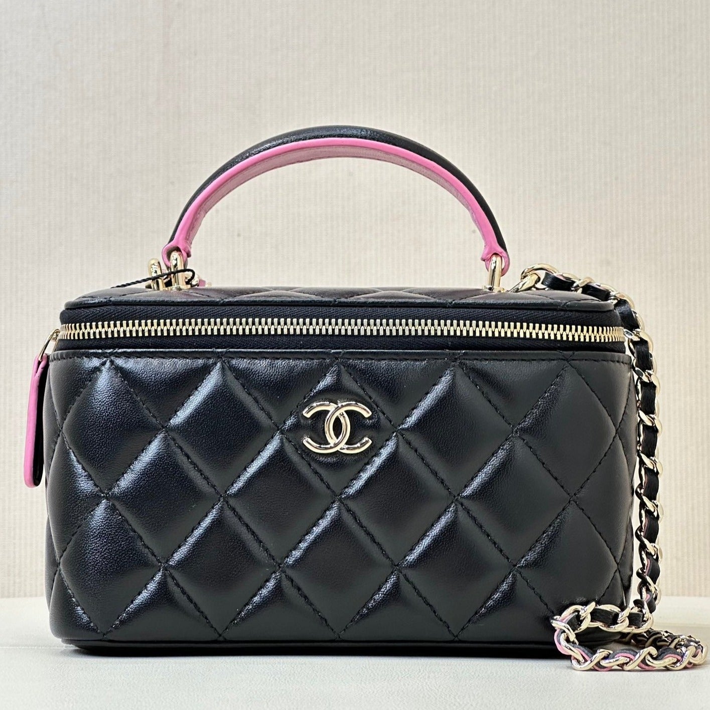 sac bandoulière vanity poignée supérieure 17 cm cuir d'agneau noir rose 