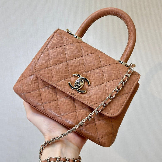 Poignée en coco 24 carats CC Nano 14,5 cm Cuir de veau grainé beige Quincaillerie dorée