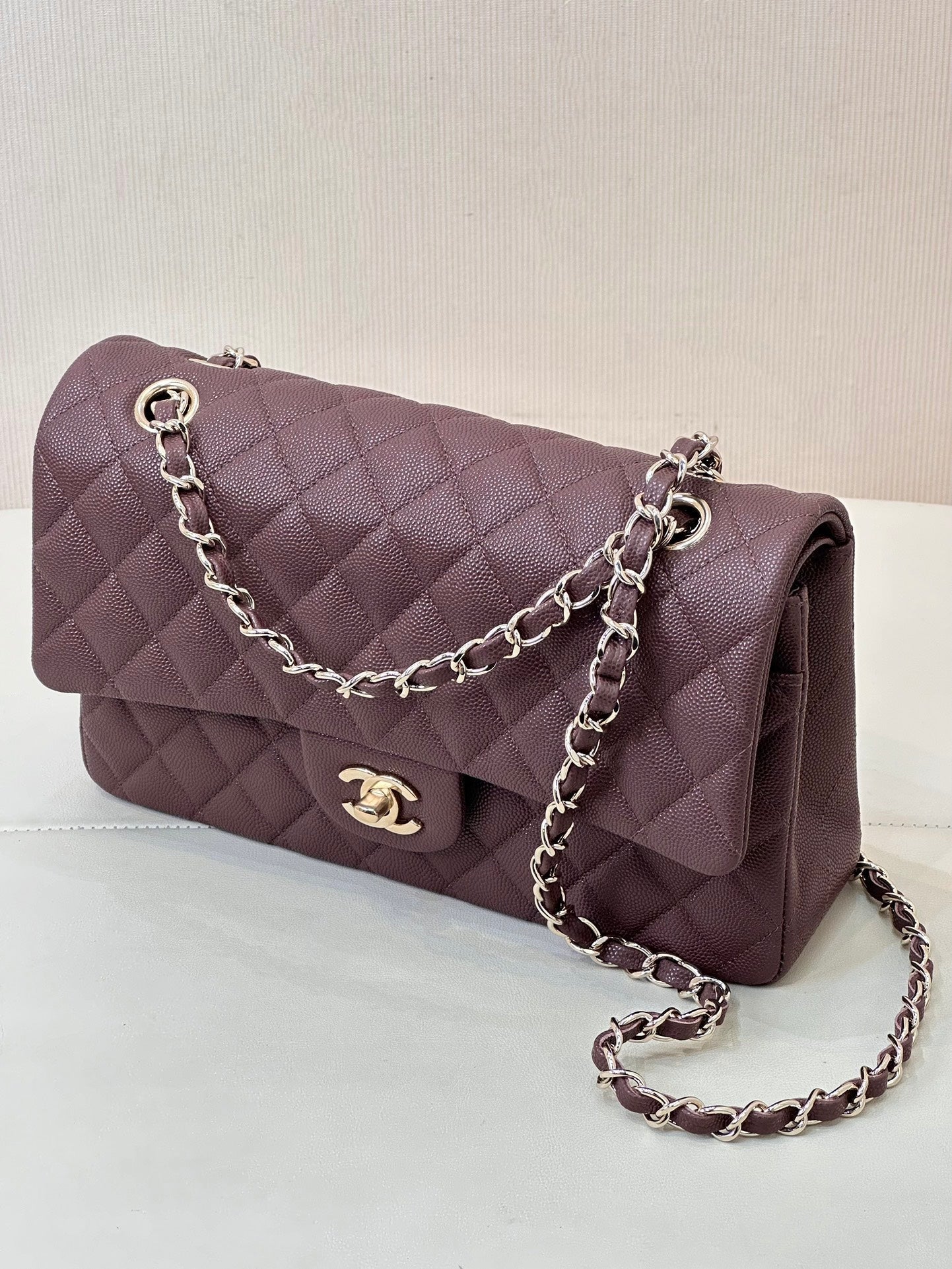 RABAT CLASSIQUE 23CM BORDEAUX CAVIAR QUINCAILLERIE OR CLAIR 